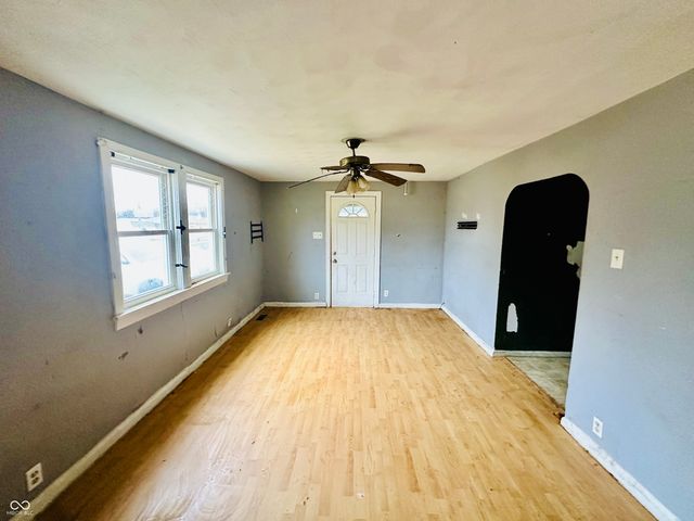 2520 S Andrews Road, Yorktown, IN 47396