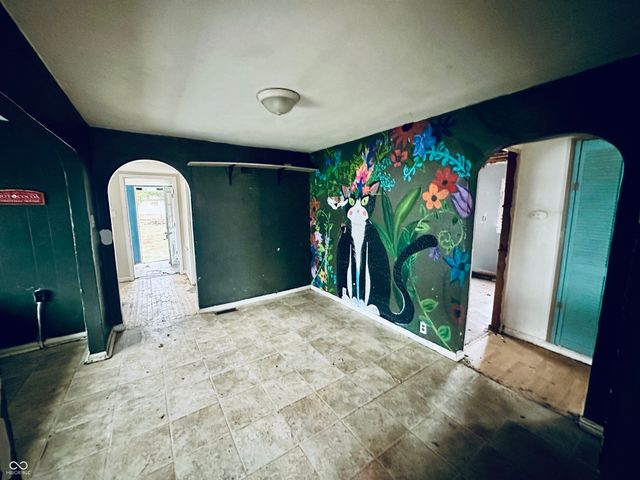 2520 S Andrews Road, Yorktown, IN 47396