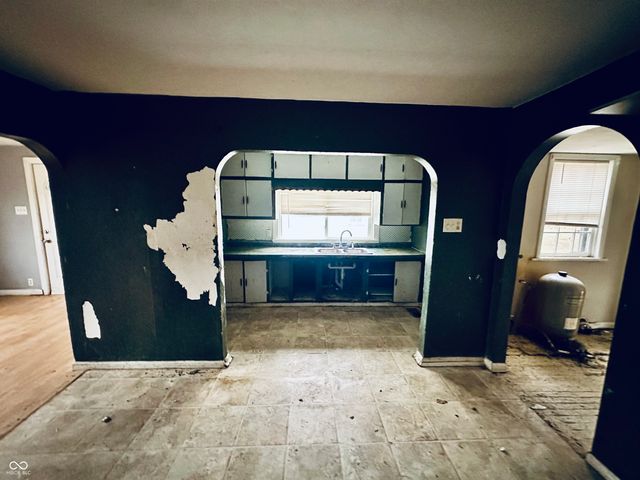 2520 S Andrews Road, Yorktown, IN 47396