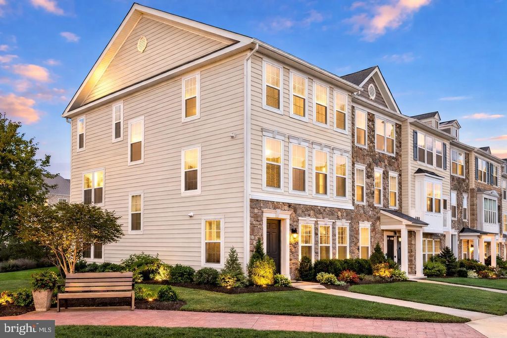 44131 PUMA SQ, Chantilly, VA 20152