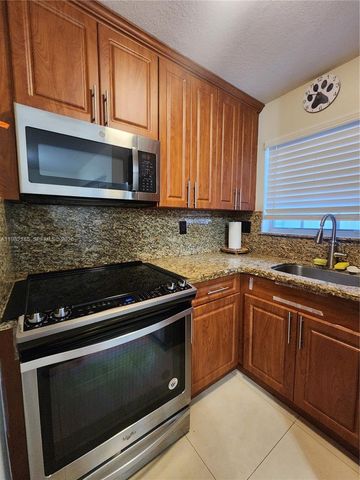 12193 SW 10th St 2, Miami, FL 33184