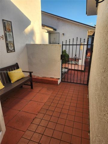 12193 SW 10th St 2, Miami, FL 33184