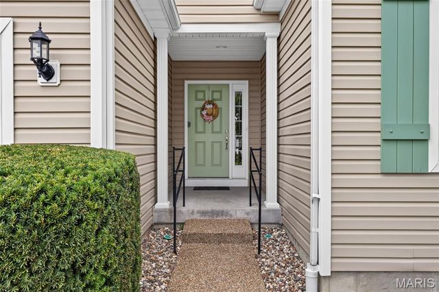 571 Owls Perch Drive, Lake St Louis, MO 63367