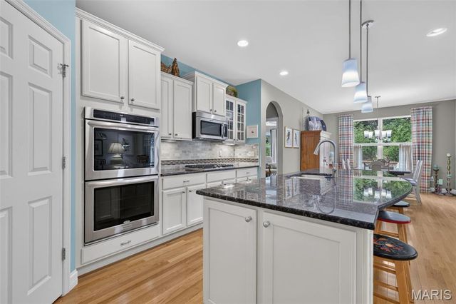 571 Owls Perch Drive, Lake St Louis, MO 63367