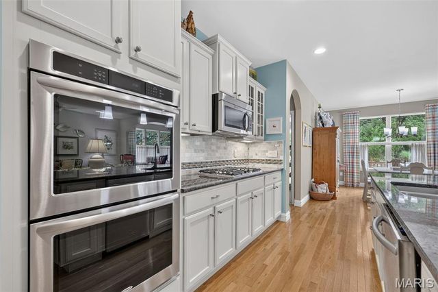 571 Owls Perch Drive, Lake St Louis, MO 63367