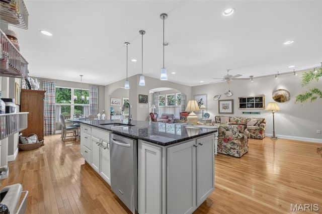 571 Owls Perch Drive, Lake St Louis, MO 63367