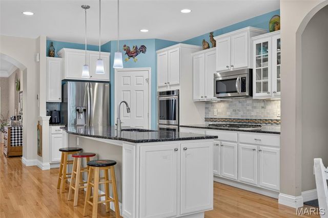 571 Owls Perch Drive, Lake St Louis, MO 63367