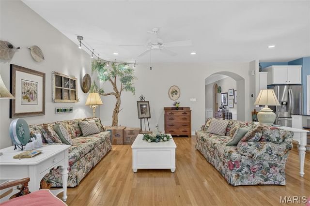 571 Owls Perch Drive, Lake St Louis, MO 63367