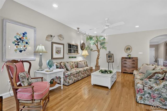 571 Owls Perch Drive, Lake St Louis, MO 63367