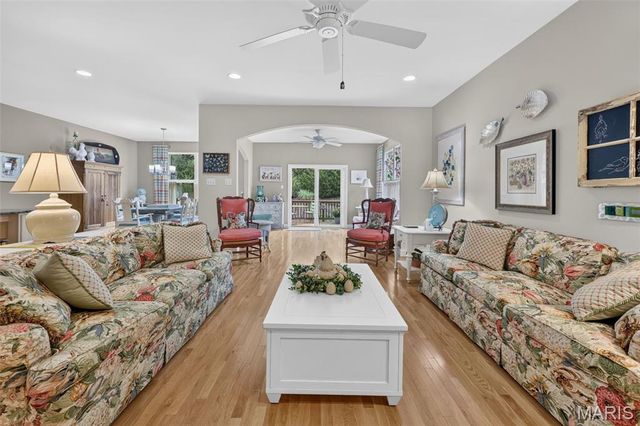 571 Owls Perch Drive, Lake St Louis, MO 63367