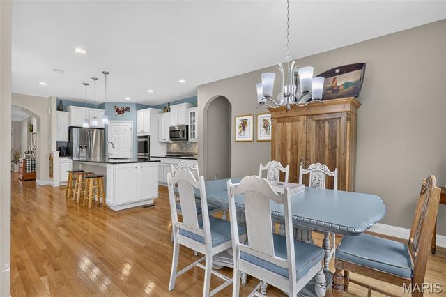 571 Owls Perch Drive, Lake St Louis, MO 63367