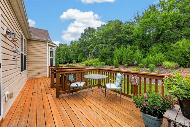 571 Owls Perch Drive, Lake St Louis, MO 63367