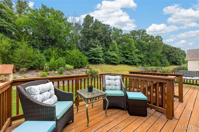 571 Owls Perch Drive, Lake St Louis, MO 63367