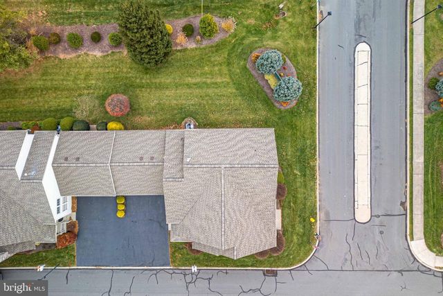 2845 DONEGAL DR, Macungie, PA 18062