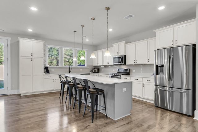 1541 Homecoming Boulevard, Ravenel, SC 29470