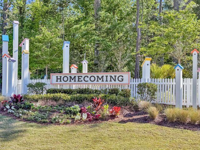 1541 Homecoming Boulevard, Ravenel, SC 29470