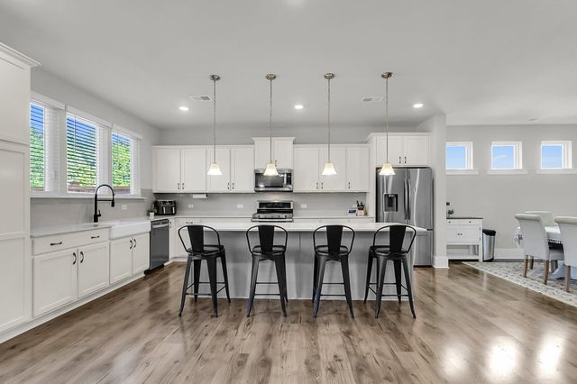 1541 Homecoming Boulevard, Ravenel, SC 29470