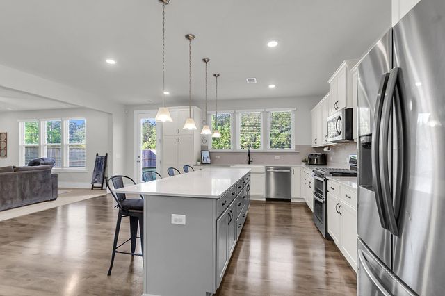 1541 Homecoming Boulevard, Ravenel, SC 29470