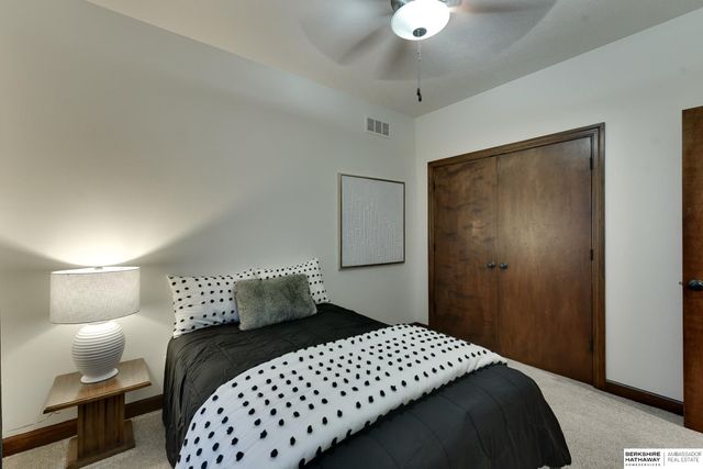 1605 Windsor Way, Fort Calhoun, NE 68023