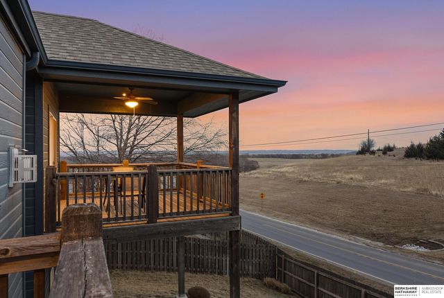 1605 Windsor Way, Fort Calhoun, NE 68023