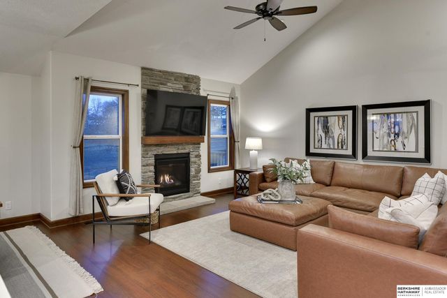 1605 Windsor Way, Fort Calhoun, NE 68023