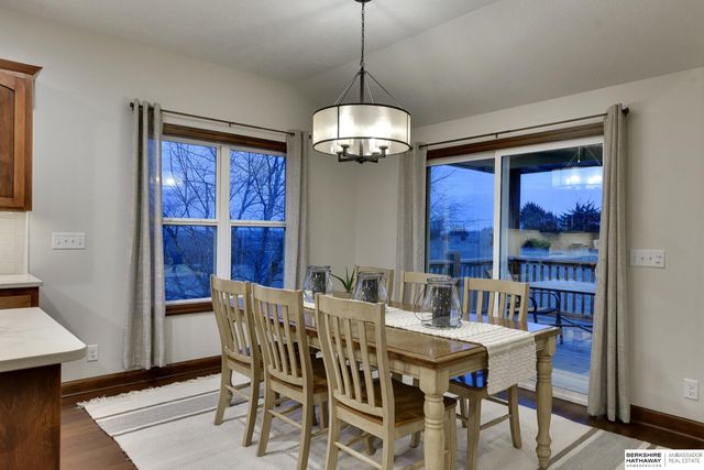 1605 Windsor Way, Fort Calhoun, NE 68023