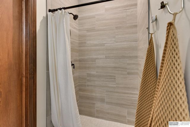 1605 Windsor Way, Fort Calhoun, NE 68023