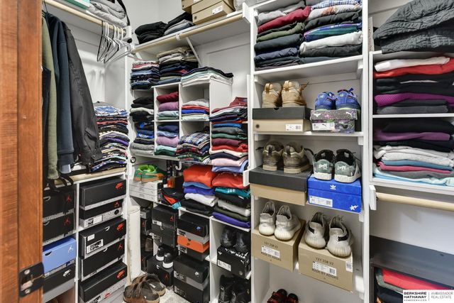 1605 Windsor Way, Fort Calhoun, NE 68023