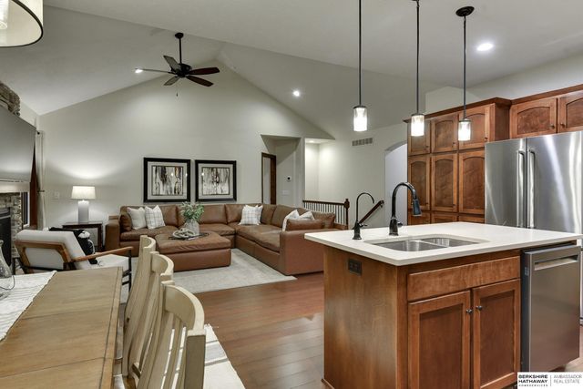 1605 Windsor Way, Fort Calhoun, NE 68023