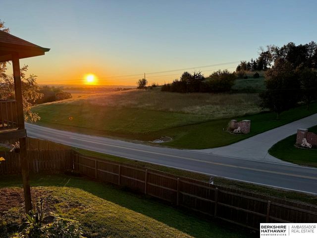 1605 Windsor Way, Fort Calhoun, NE 68023