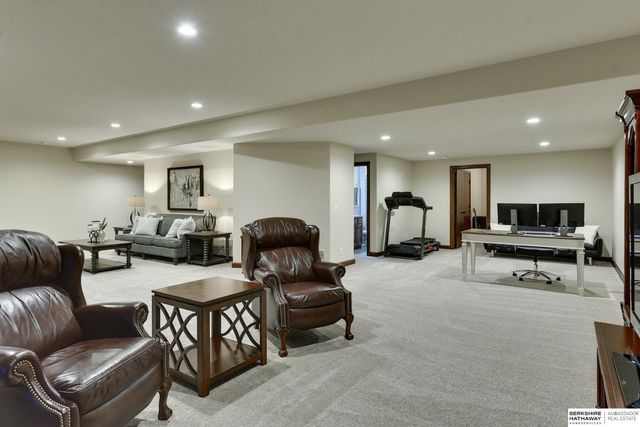 1605 Windsor Way, Fort Calhoun, NE 68023