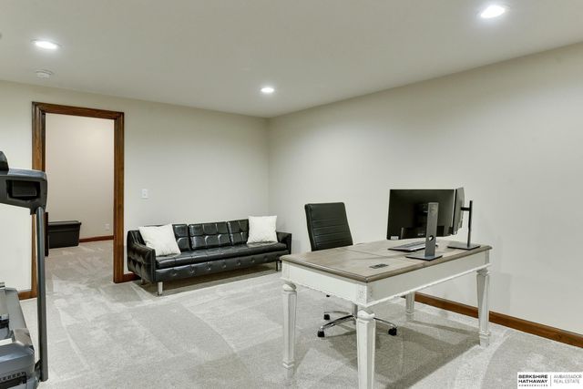 1605 Windsor Way, Fort Calhoun, NE 68023