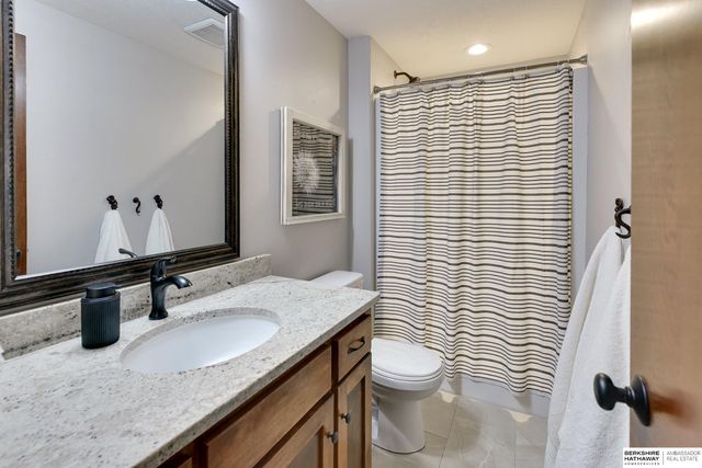 1605 Windsor Way, Fort Calhoun, NE 68023