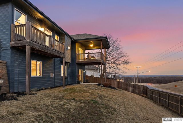 1605 Windsor Way, Fort Calhoun, NE 68023