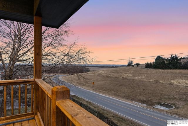 1605 Windsor Way, Fort Calhoun, NE 68023