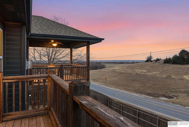 1605 Windsor Way, Fort Calhoun, NE 68023