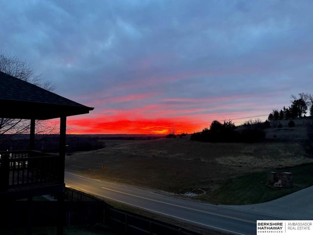 1605 Windsor Way, Fort Calhoun, NE 68023