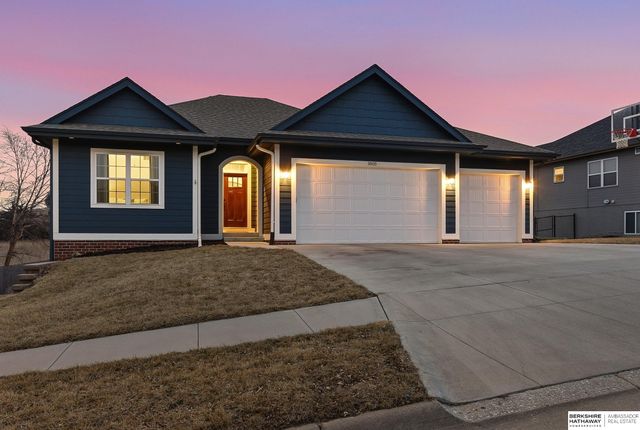 1605 Windsor Way, Fort Calhoun, NE 68023