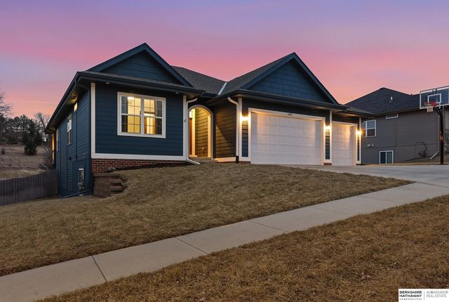 1605 Windsor Way, Fort Calhoun, NE 68023