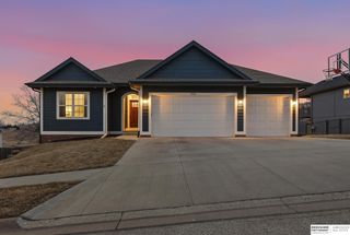 1605 Windsor Way, Fort Calhoun, NE 68023