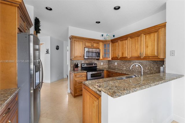 15832 SW 10th St, Pembroke Pines, FL 33027