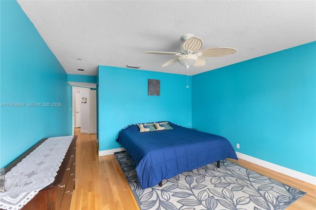 15832 SW 10th St, Pembroke Pines, FL 33027