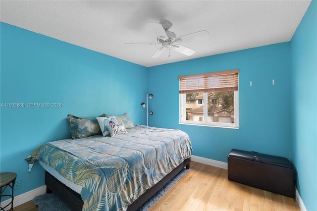 15832 SW 10th St, Pembroke Pines, FL 33027