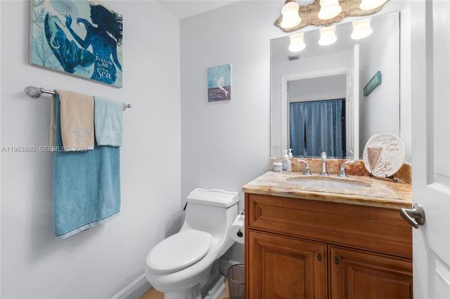 15832 SW 10th St, Pembroke Pines, FL 33027