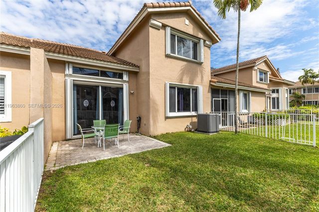 15832 SW 10th St, Pembroke Pines, FL 33027