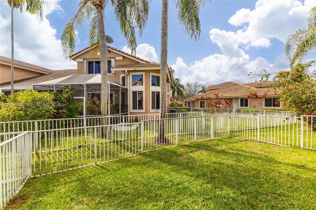 15832 SW 10th St, Pembroke Pines, FL 33027