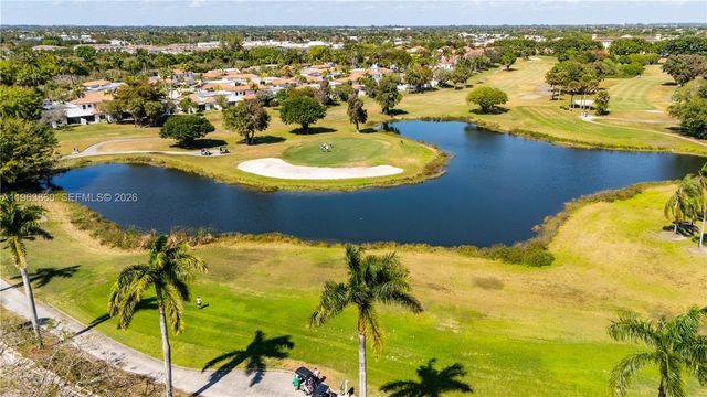 15832 SW 10th St, Pembroke Pines, FL 33027