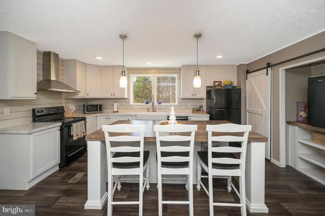 5120 BURR HILL RD, Rhoadesville, VA 22542