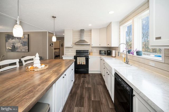 5120 BURR HILL RD, Rhoadesville, VA 22542