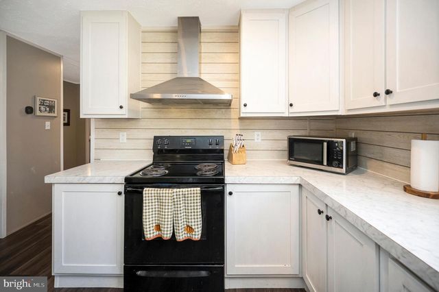 5120 BURR HILL RD, Rhoadesville, VA 22542